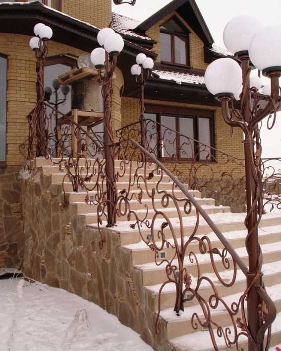 Лестница перед входом в дом: варианты оформления, рекомендации по изготовлению